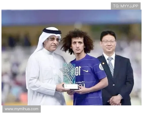 霍震霆荣膺亚洲之钻奖 达瓦萨里当选亚洲足球先生 揭晓2023亚足联年度奖项