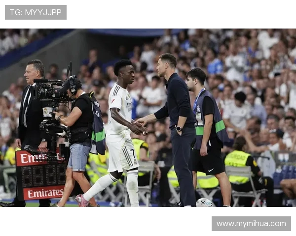 罗尔费斯盛赞阿隆索称其或将在皇马开启全新辉煌时代 罗尔费斯盛赞阿隆索称其或将在皇马开启全新辉煌时代